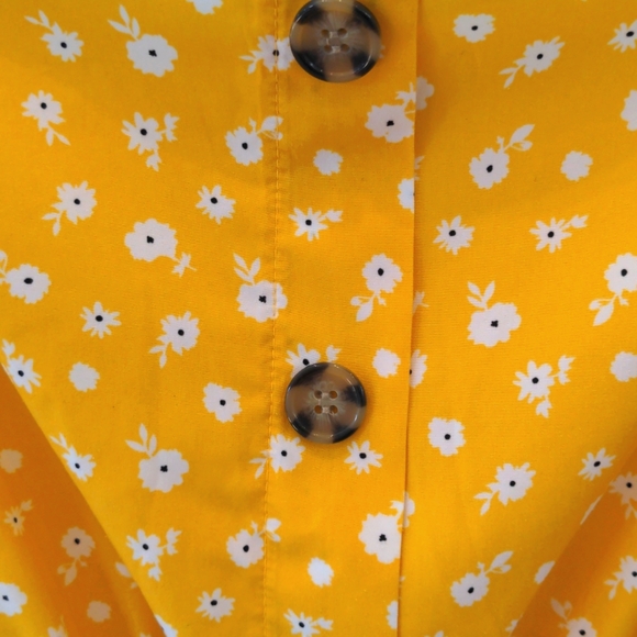 Yellow Dress with White Flower - Picture 4 of 4